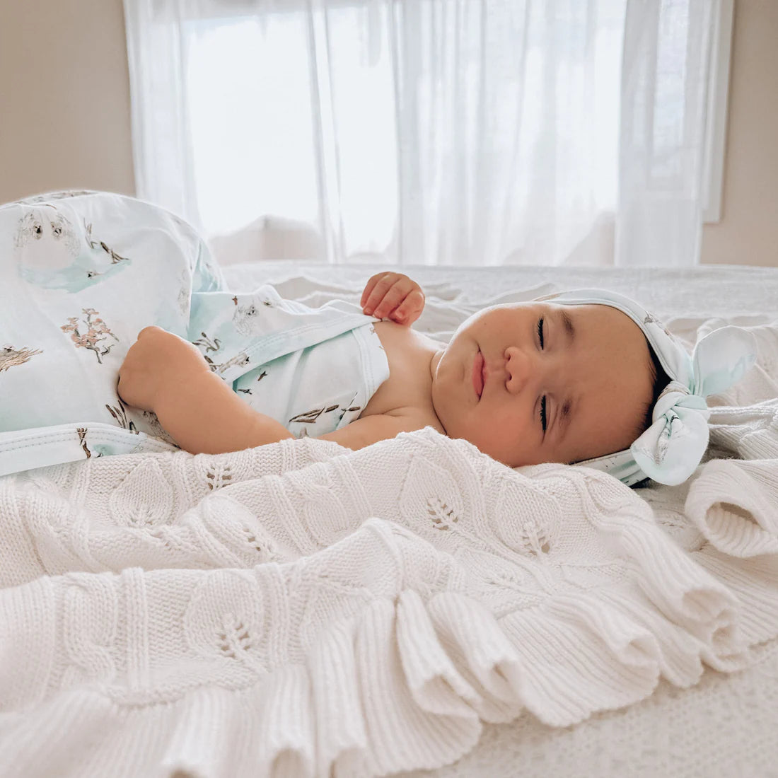 Aster_Oak_-_Snow_Ruffle_Cable_Knit_Blanket_2.webp