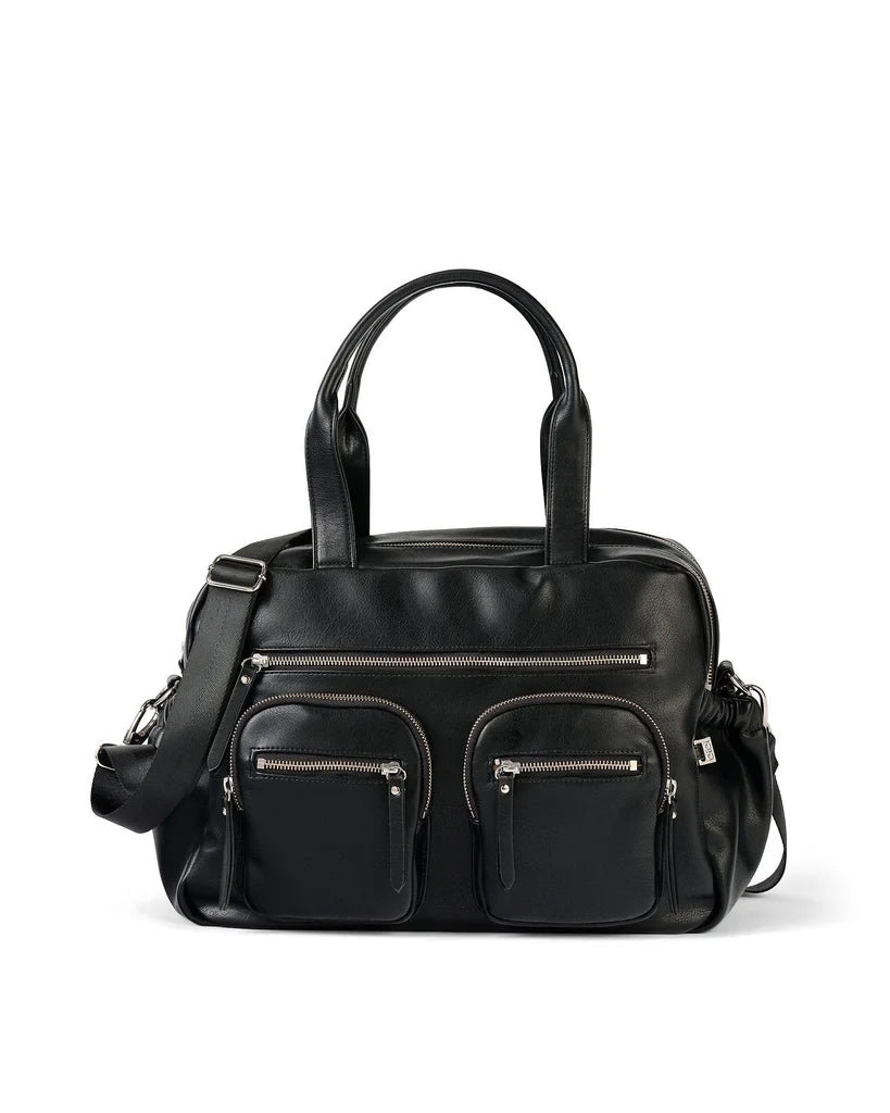 Oi_OI_Carry_All_Nappy_Bag_-_Black_Vegan_Leather_61af24e6-0f57-477b-8264-ce8a1159e51d.webp