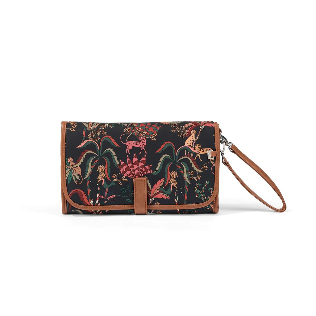 Oi_Oi_Change_Mat_Clutch_-_Jungle_Black_Tan_1_f7288097-35b3-4fbd-bb29-b5d8e5282b26.webp