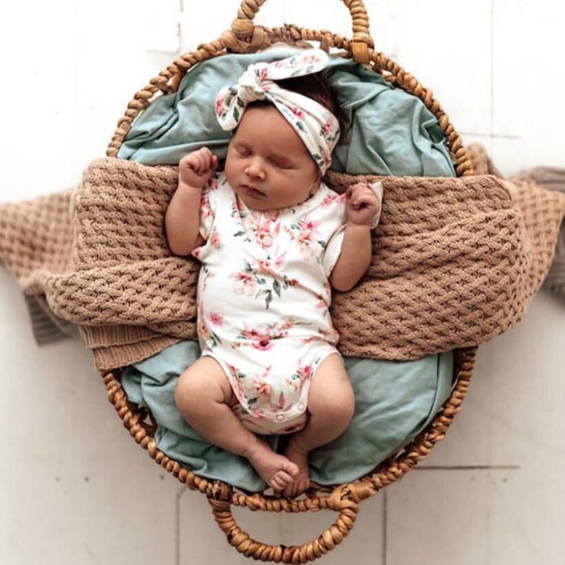 camille-short-sleeve-organic-bodysuit-182318_1000x_2x_630f8ec5-5b62-4d18-ac1e-888b956a7468.jpg