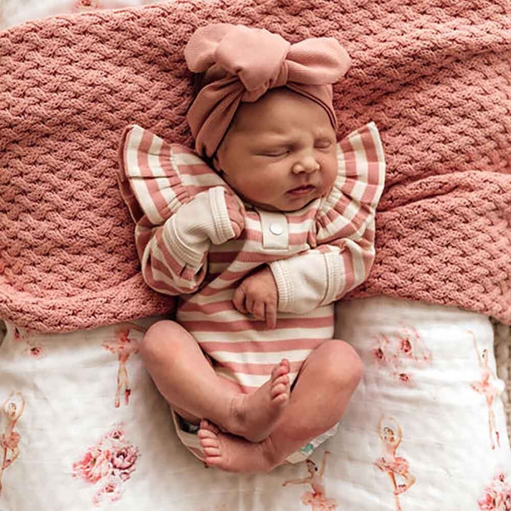 rose-stripe-long-sleeve-organic-bodysuit-247966_1000x_7fa93145-54b2-4e49-a838-bd02aab2ad60.jpg